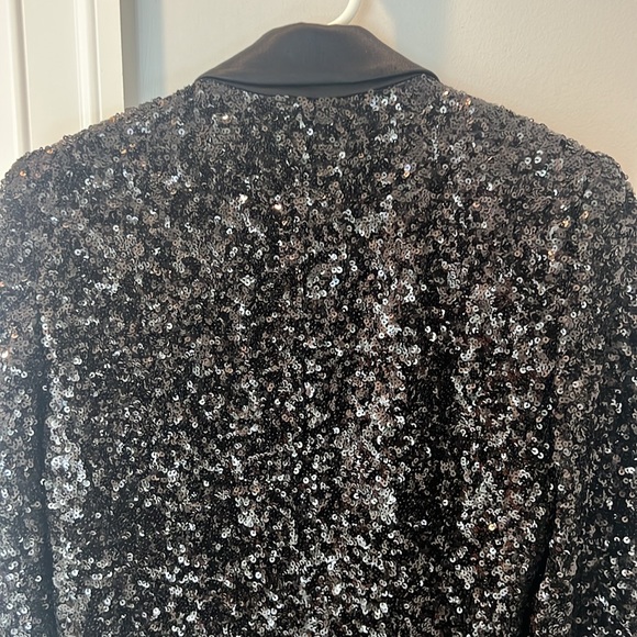 Alice + Olivia Sequins Dressy Blazer NWT Satin: lining, lapel buttons, sleeve. - Picture 3 of 8